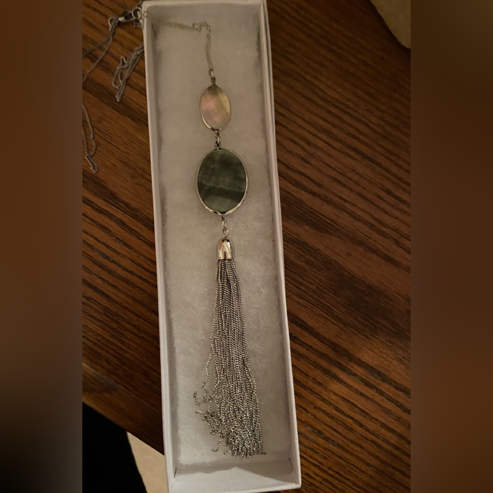 Loft tassel necklace